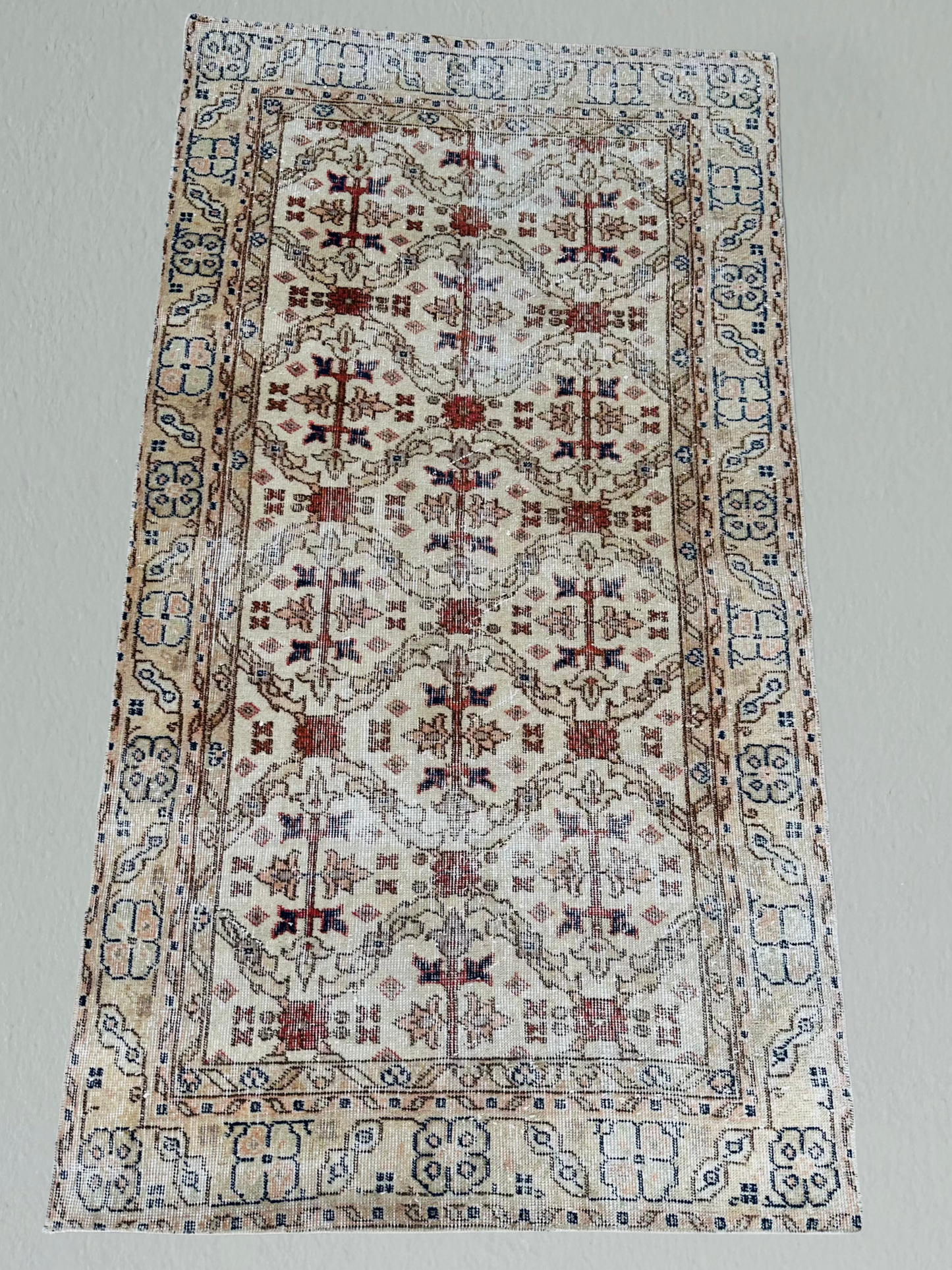 Beige & Copper Vintage Wool Rug with Red and Blue Floral Motifs – Handwoven Turkish Rug – 107x197.5 cm (42.1"x77.7") – Bordered Design