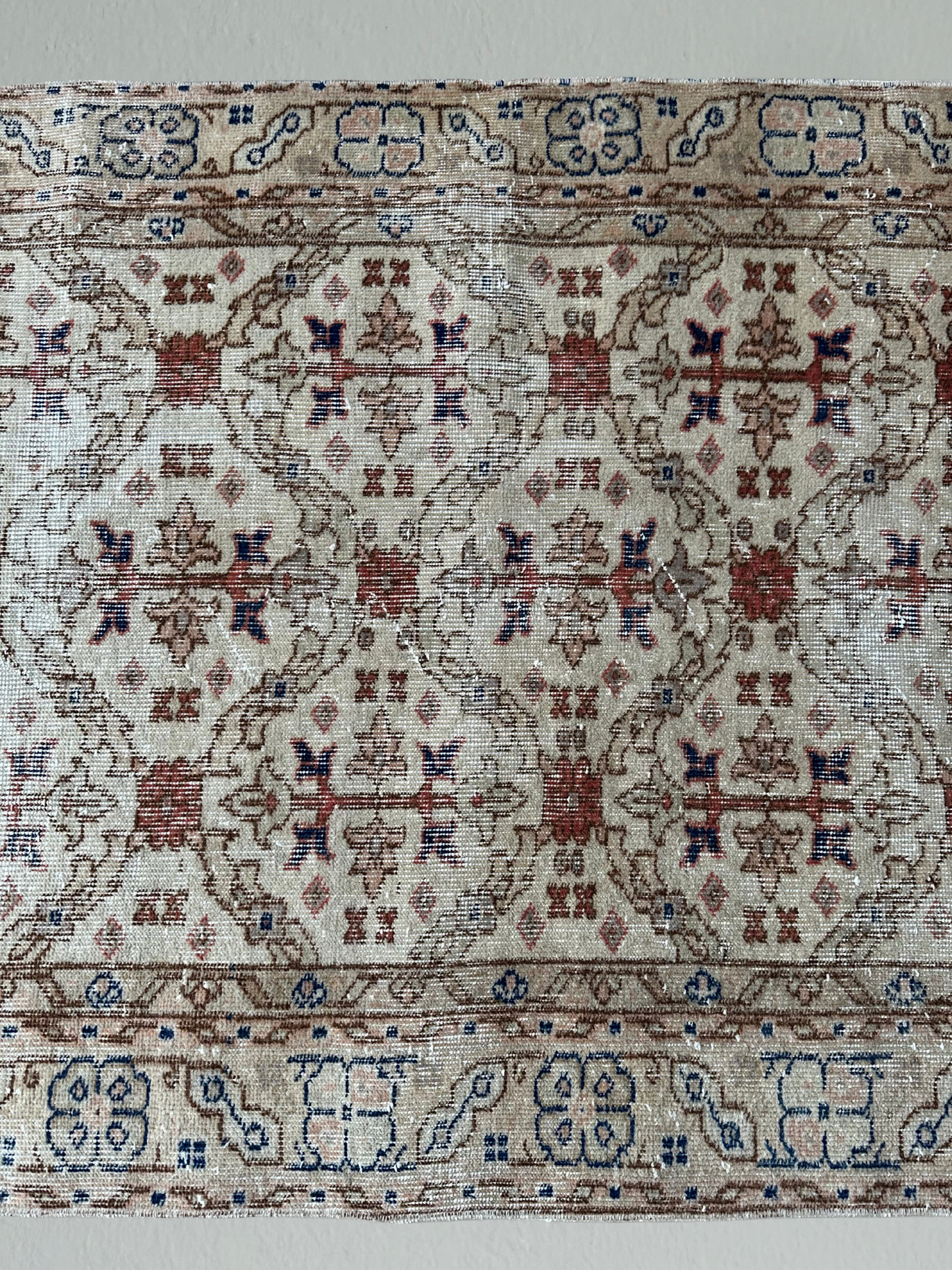 Beige & Copper Vintage Wool Rug with Red and Blue Floral Motifs – Handwoven Turkish Rug – 107x197.5 cm (42.1"x77.7") – Bordered Design